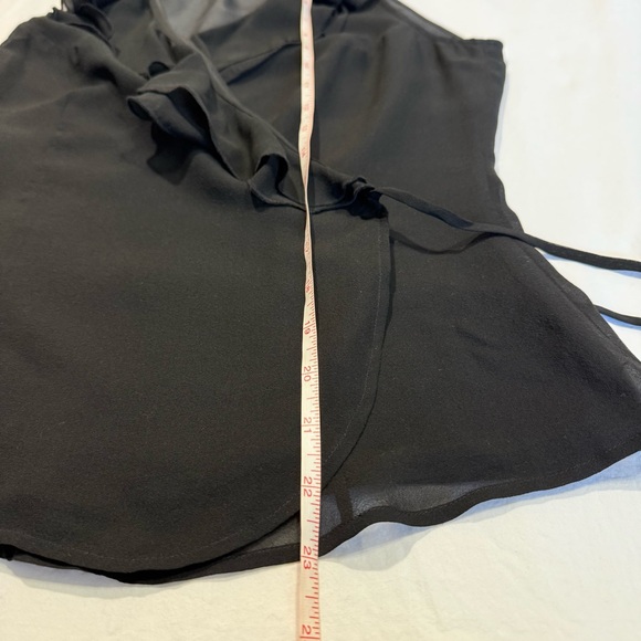 The Limited Black Ruffle Wrap 100% Silk Blouse Sleeveless Size M Quite Luxury - Picture 9 of 10